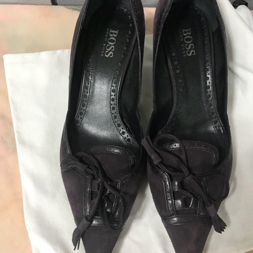 Hugo boss mid heel pumps
